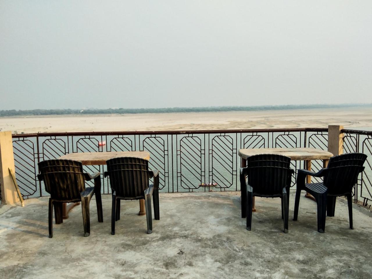 Dwivedi Hotels Palace On Steps Varanasi Exterior foto