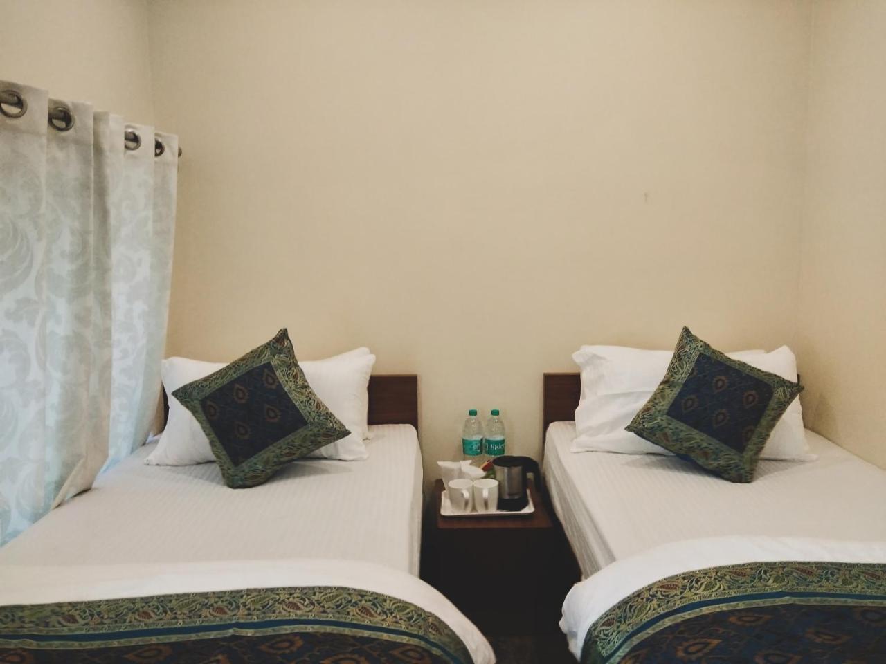 Dwivedi Hotels Palace On Steps Varanasi Exterior foto