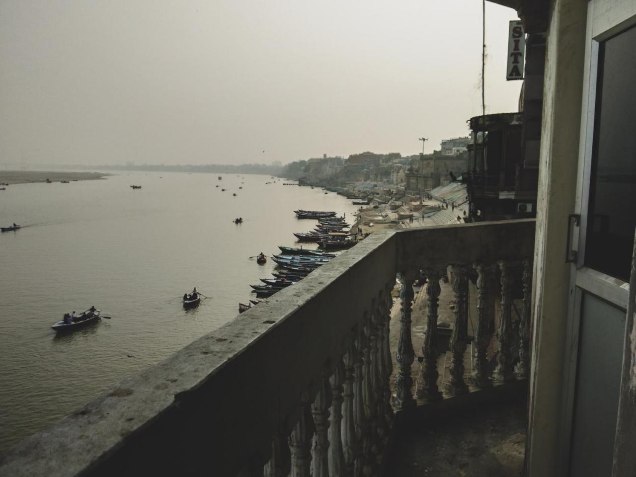 Dwivedi Hotels Palace On Steps Varanasi Exterior foto